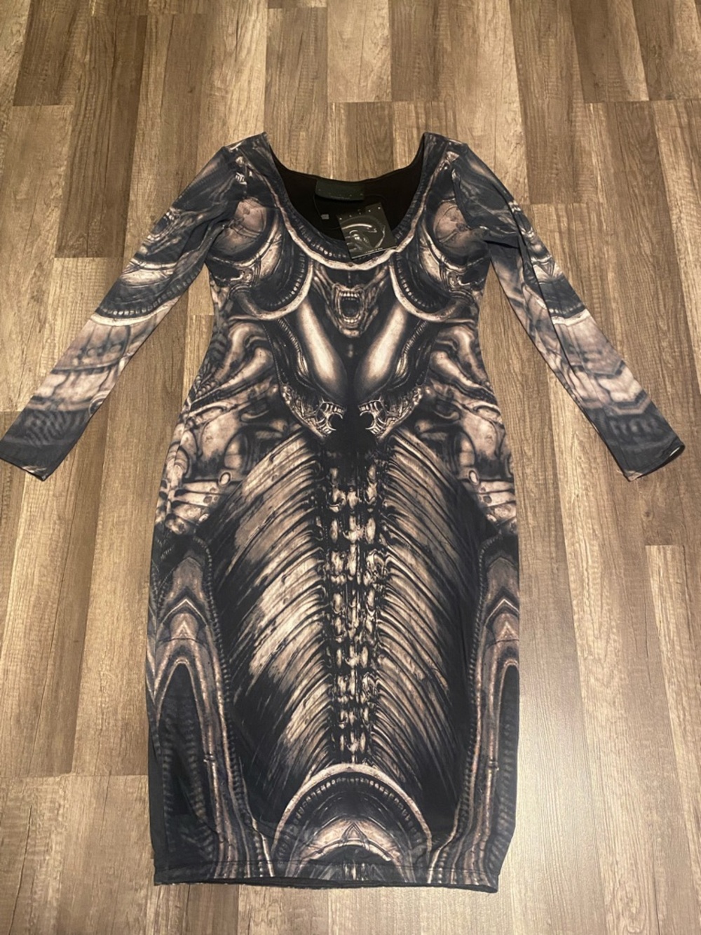 Sculpted Black Printed Midi Dress with Waist Accent - Picture 2 of 9